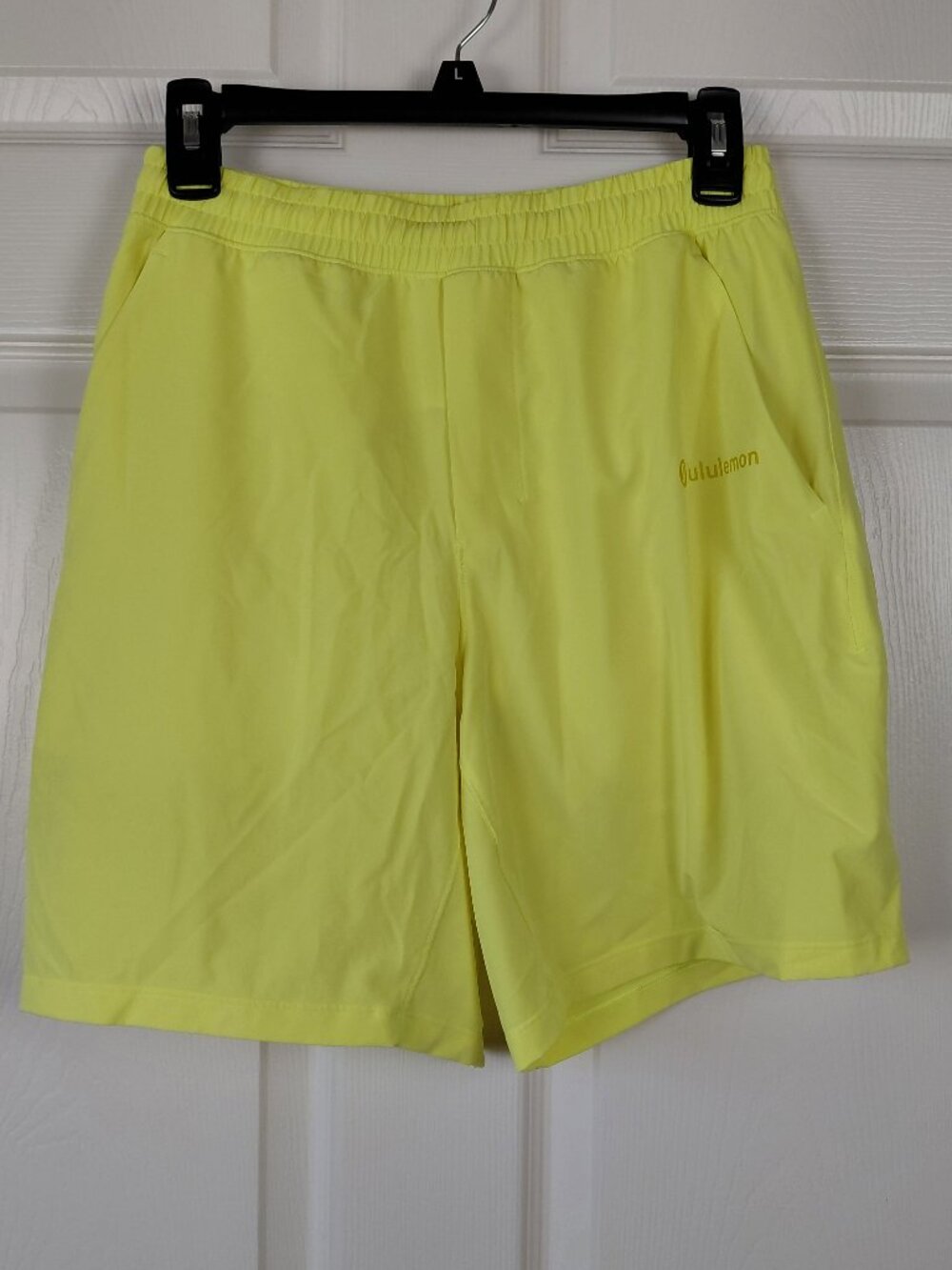 Men's Lululemon Pace Breaker Lined Bright yellow shorts Size S Sport Running